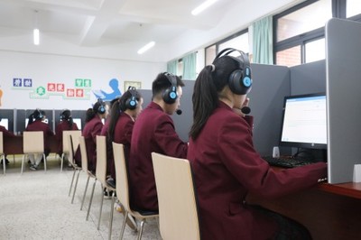 科大讯飞英语听说黑科技“陕”现西北五省教育装备展，引领教育科技服务新篇章